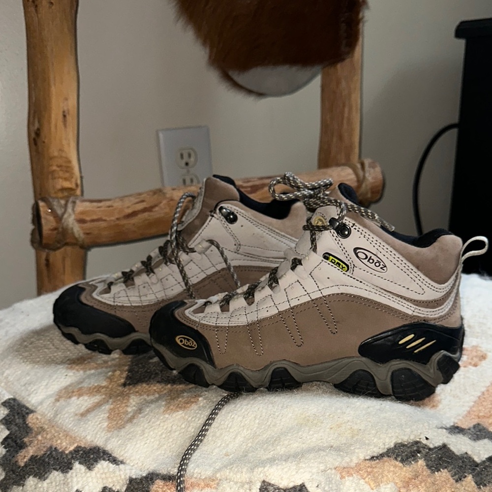 Oboz Women’s Brown Ice Gray Black Multi Color Waterproof hiking boots
